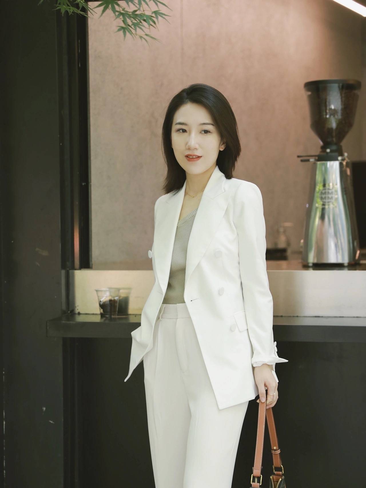 姐妹|职场穿搭丨西装休闲日常穿搭法则，小西这么穿很有正式感