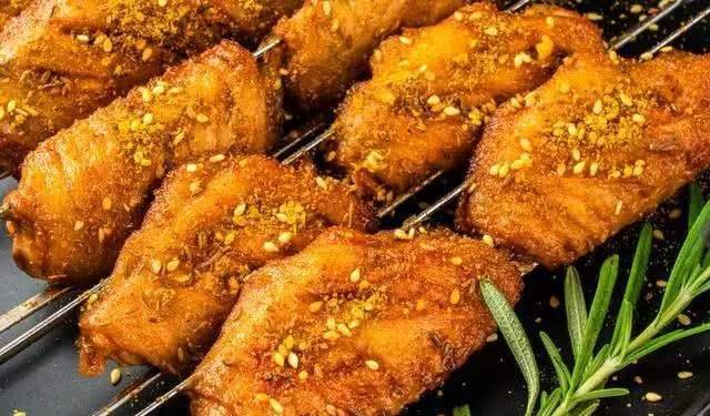 包子|这家店的手撕鸡架搭配绿豆汤，不油腻，食客的早餐新搭配