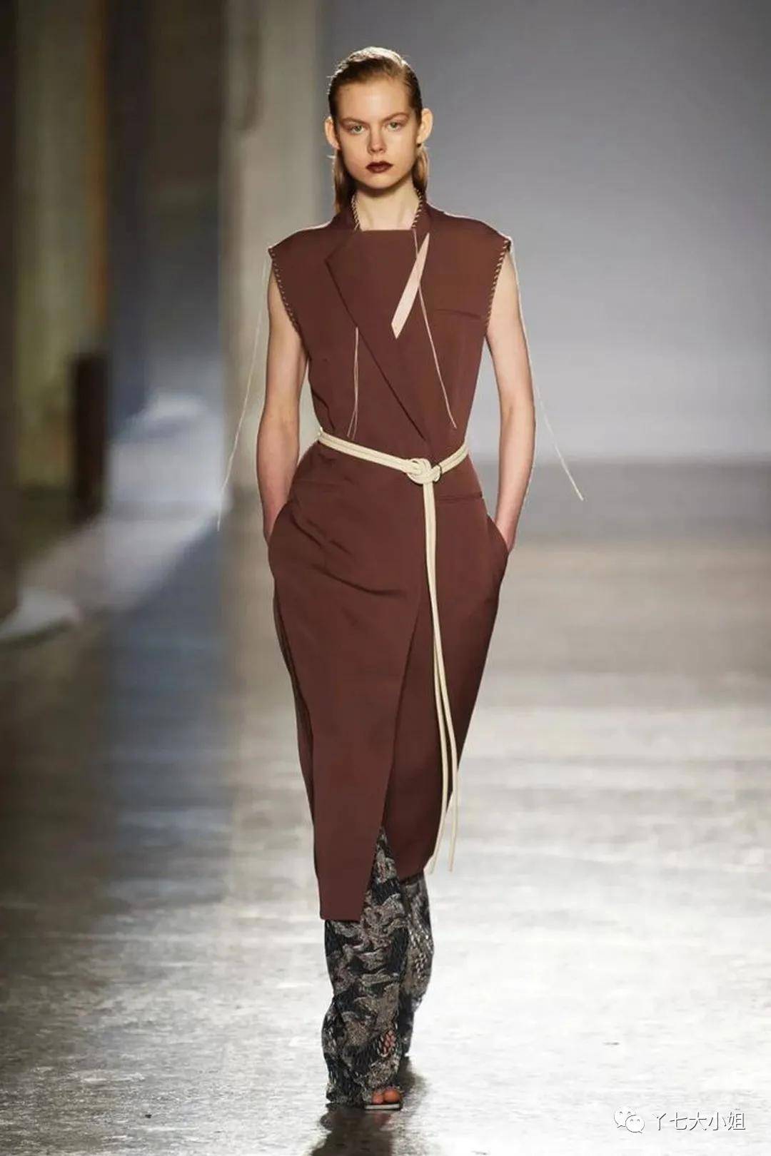 丁香紫|今天秋冬,一定要pick这两个颜色:丁香紫+市区褐