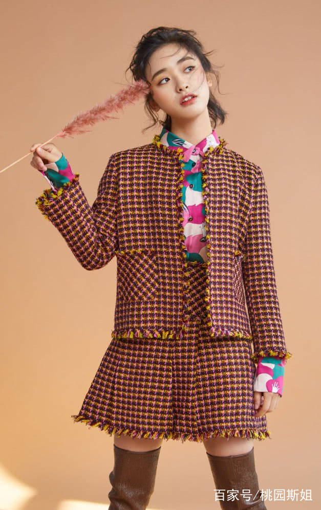 显眼的衣服颜色 892891b25e0f443c969745c56bb59b56.jpeg