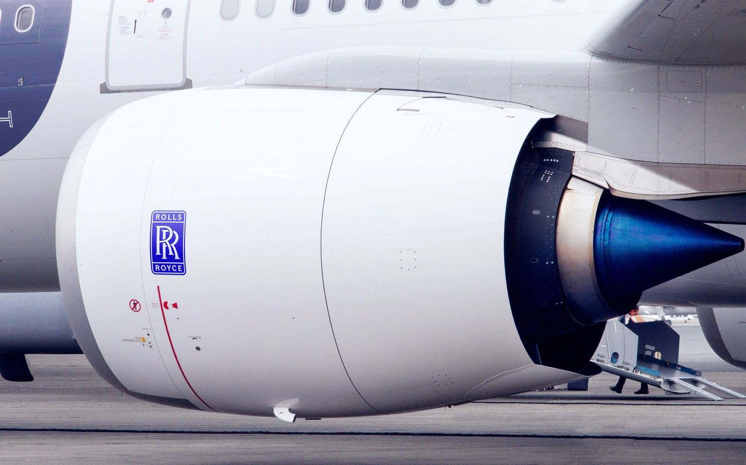 飞机发动机上为什么会有劳斯莱斯标志是同一个生产厂家