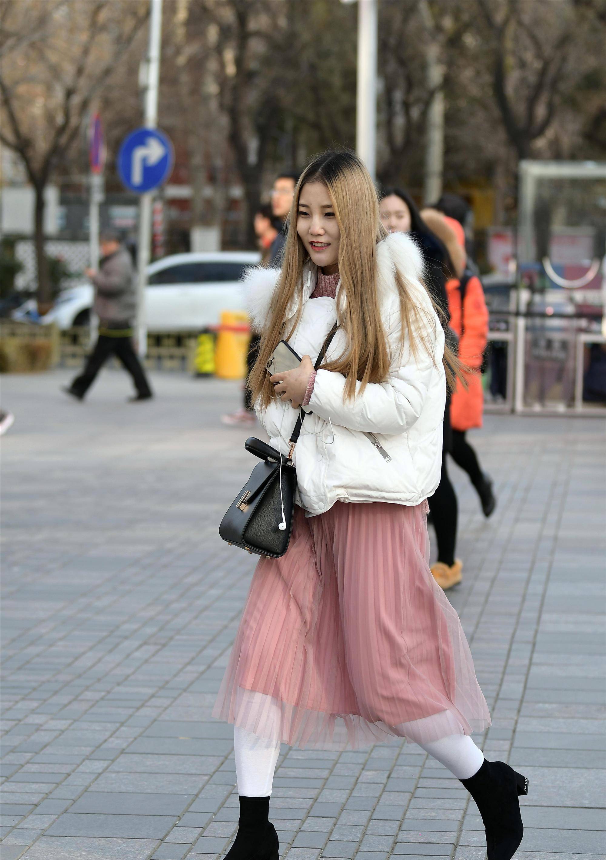 漂亮|冬天的姑娘也不都是要风度不要温度的姑娘，她们是不是更真实