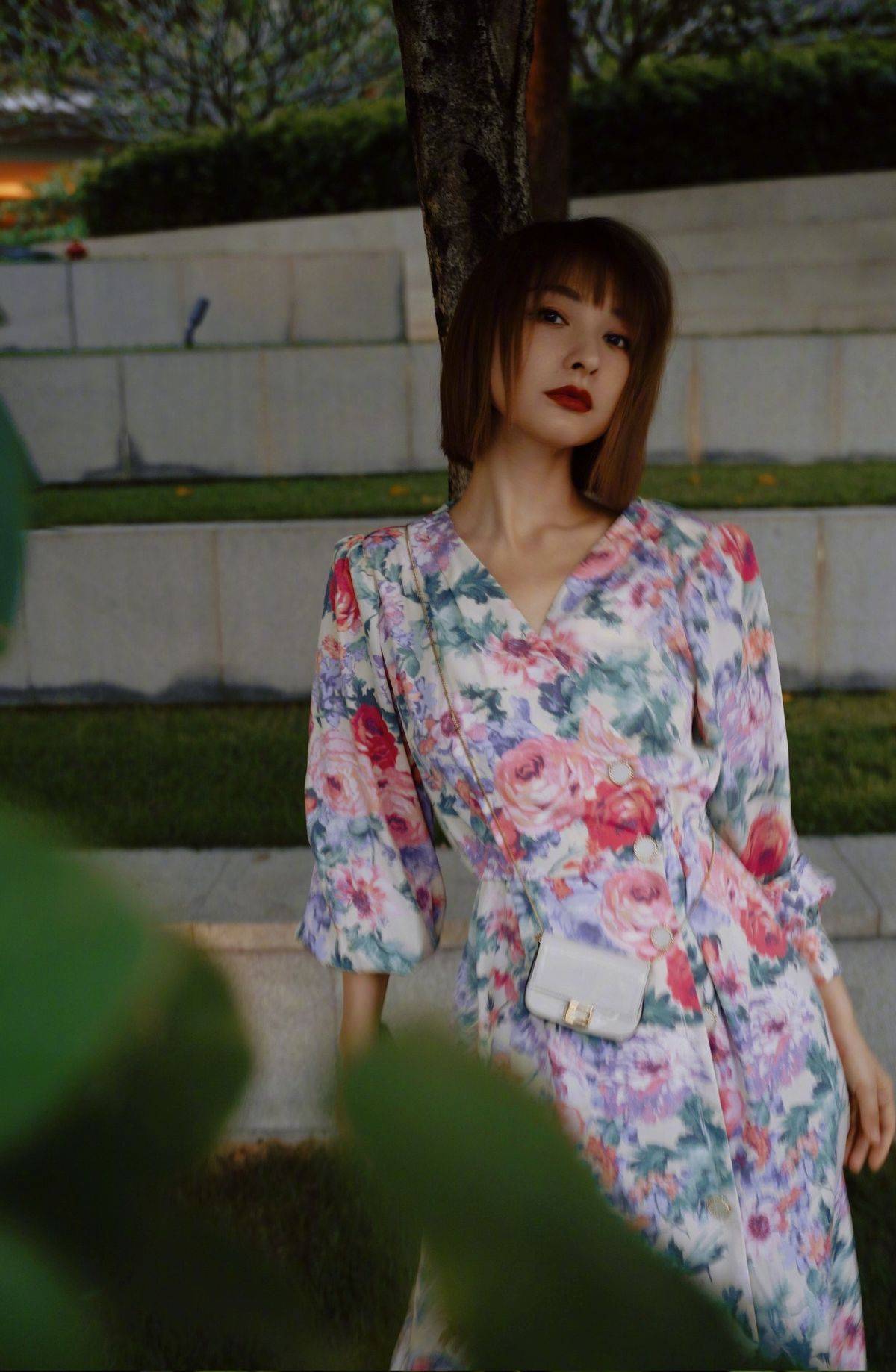 小姑娘|吴昕都38岁了,仍爱走“小姑娘路线”,穿短裙减龄又俏皮