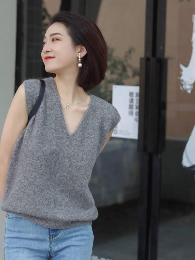 显得|秋季,针织衫怎么穿才高级?搭配半身裙或牛仔裤优雅洋气,超好看