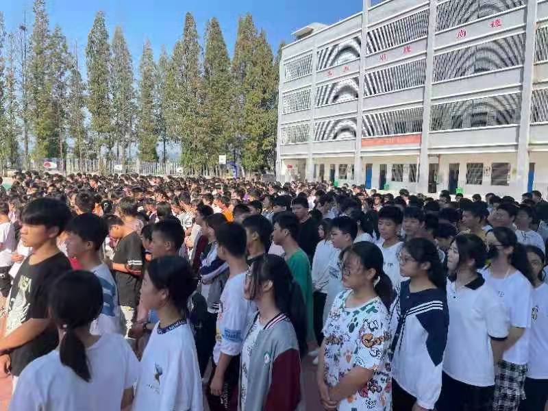 湖北黄梅县大河镇一中:铭记历史 勿忘国耻主题教育活动
