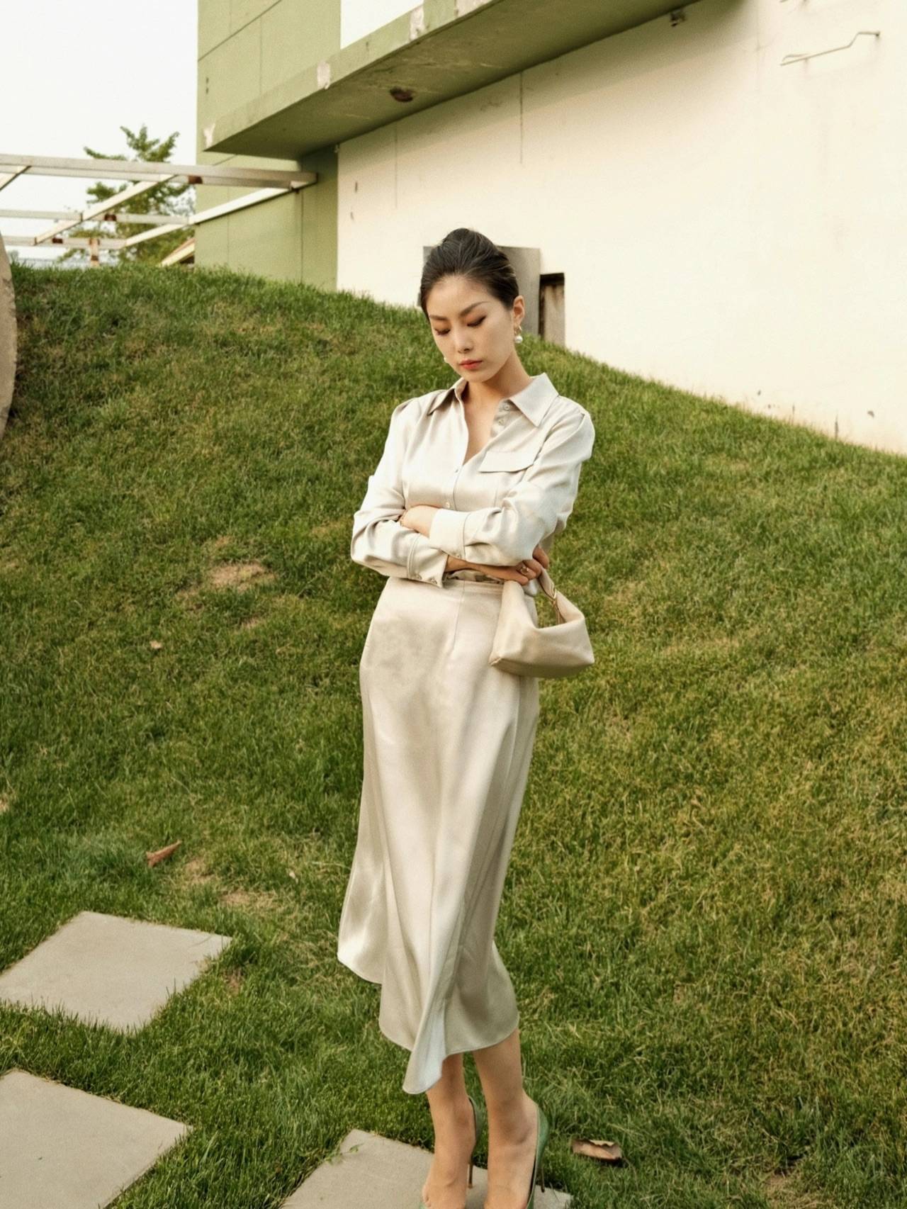 真丝|职场穿搭丨精致优雅的轻熟女应该怎么穿？