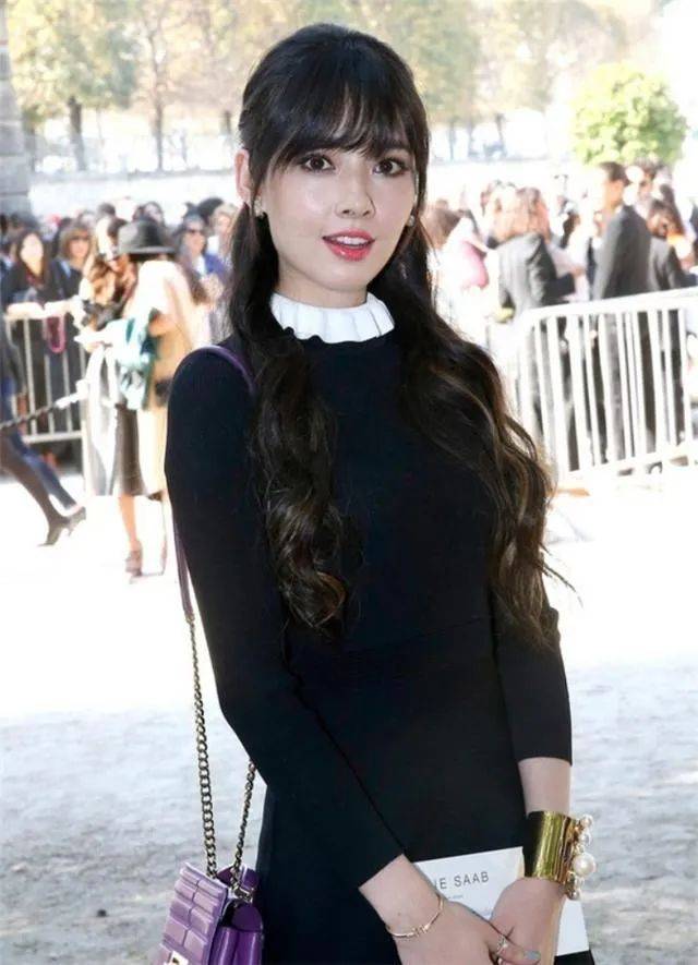 杨颖|被“齐刘海”坑过的女星们，明明是美艳大气，有刘海就成土气小妹
