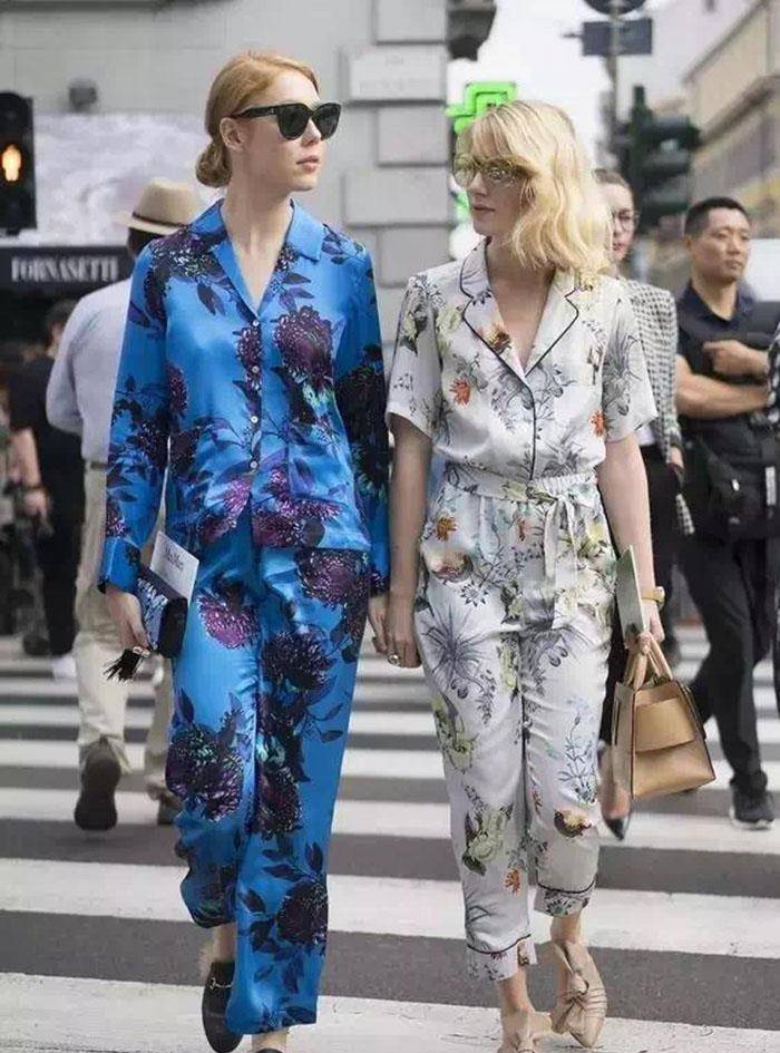 合体|赵丽颖李冰冰合体拍封面，穿睡衣秀A4腰，屁股扁平撑不起裤子