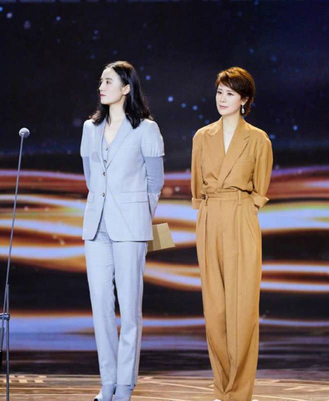 海清|气质型女人更适合“同色系”穿搭，优雅又高级，看宋佳海清就知道