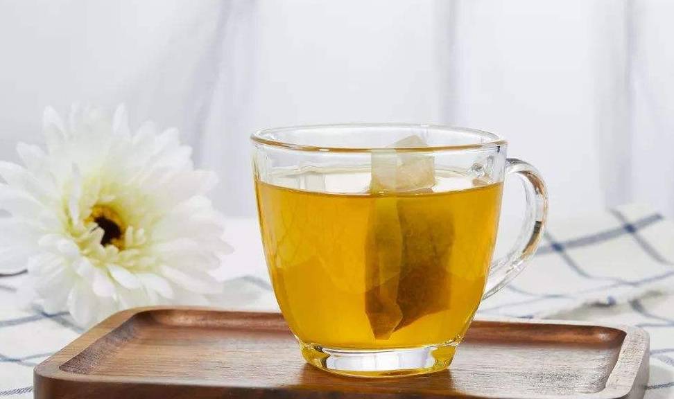 进行|晚上睡觉，身体2处不舒服要注意，或是“肝不行”的信号