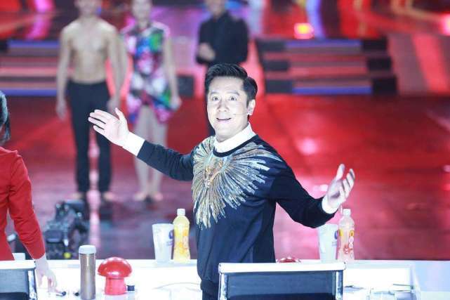 时代|两首歌吃一生，却说刘德华唱功不行，网友：哪来的自信？