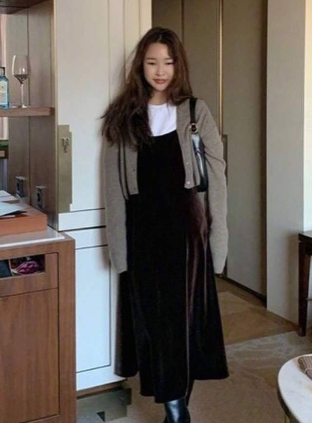 时尚内搭女2025新款爆款洋气 a34d89b706ec498e8db685dd7871560a.jpeg