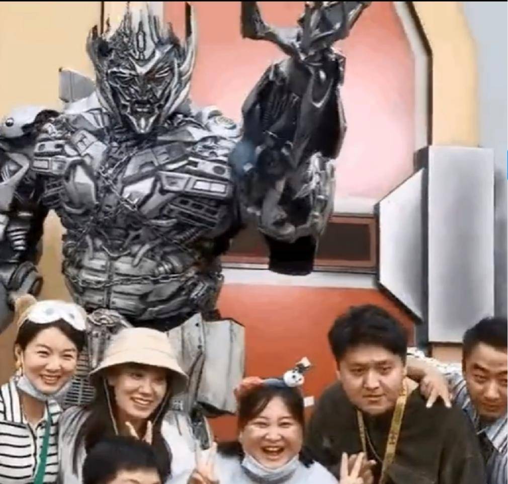 好朋友|贾玲和张小斐的神仙友谊，不只是逛逛影视城那么简单