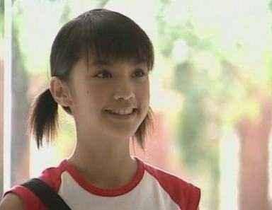 黑色|王心凌和杨丞琳同台，都穿黑白配没有年龄差距，减龄漂亮