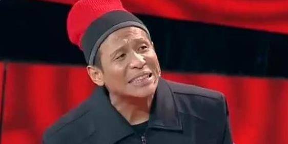 舞台|第一次上春晚就忘词，为拖延时间，瞎编了一句台词却火遍全国！