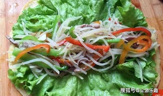 做法|土豆配鸡蛋,营养更全面,这样的早餐饼好吃又好做,10分钟上桌