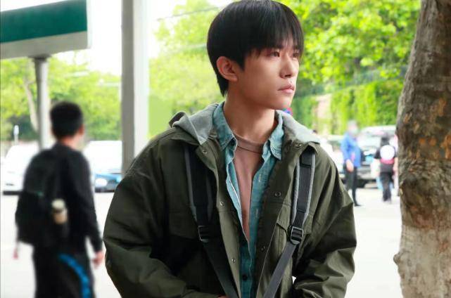 演技|男演员电影一番成绩排行,易烊千玺李易峰亮眼,第一名断层领先