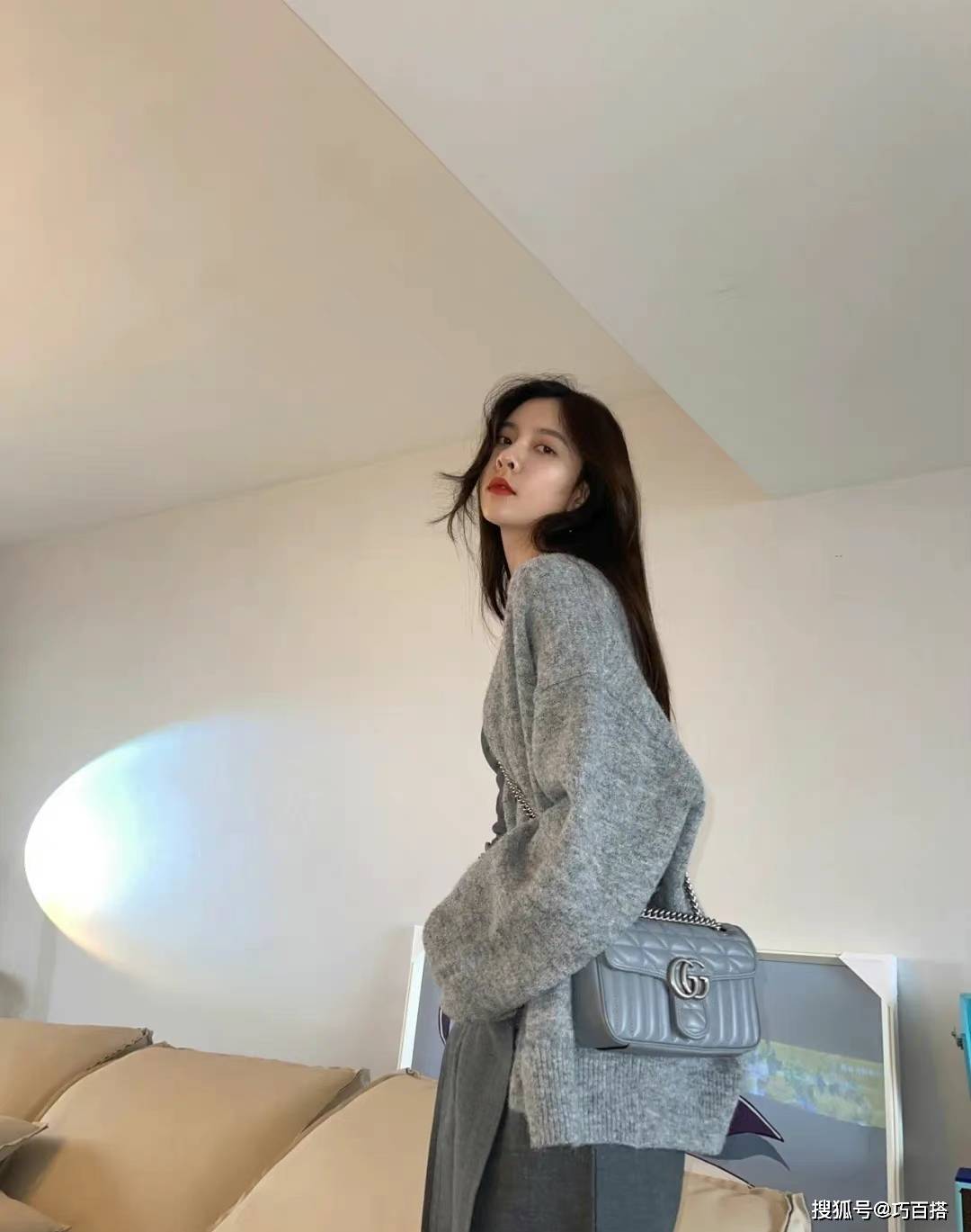 设计|宋妍霏好会穿！私服造型简单舒适，干干净净适合秋季