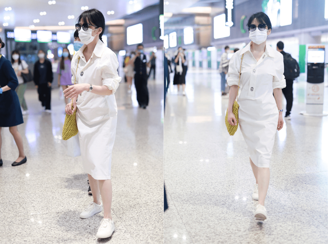 真显|俞飞鸿真是什么衣服都“敢穿”，都50岁了还挑战少女裙，真显年轻