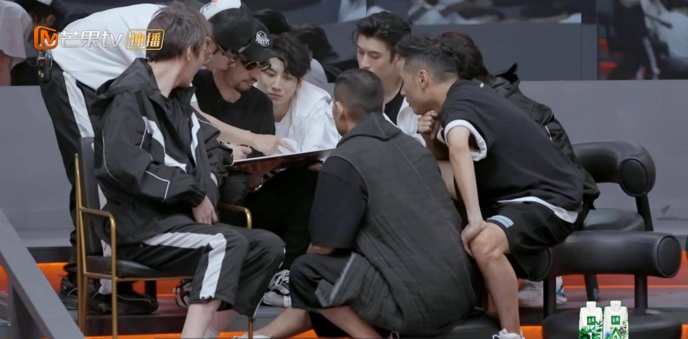 张晋|敖犬还不老实？直接被张晋约谈！网友：下一个被淘汰的就是你！