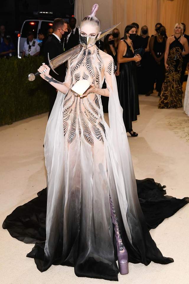 Rihanna|有群芳斗艳也有群魔乱舞！来看九月Met Gala红毯有哪些神仙与妖怪