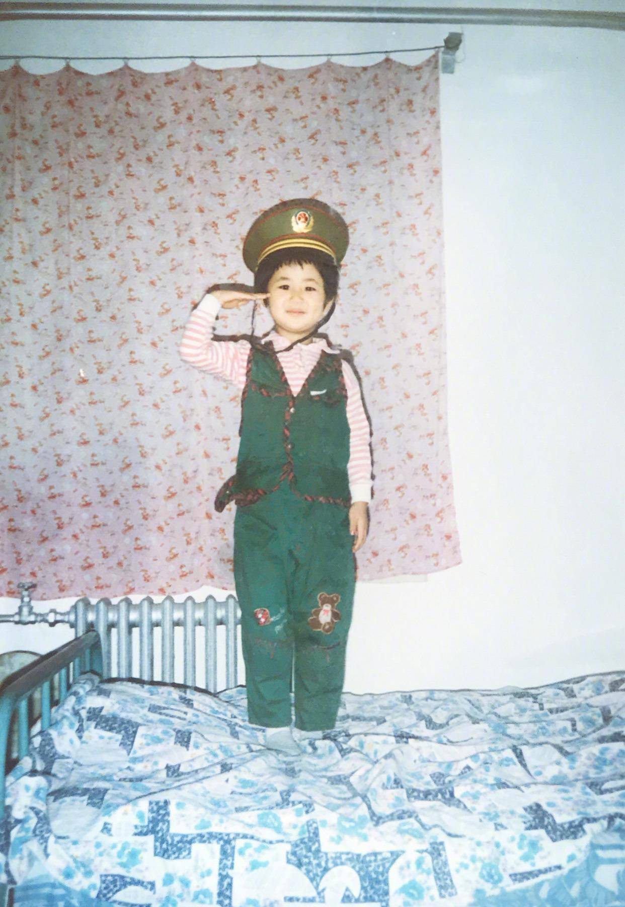 原创明星们的儿童照有的眉眼相承有的变化很大基本认不出来