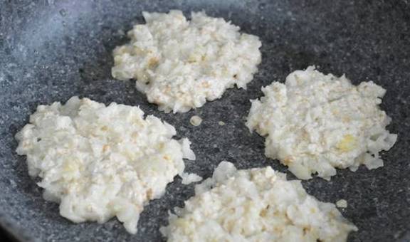 关系|秋天做早餐,我从不用面粉,这2个食材搭配,柔软蓬松营养翻倍!