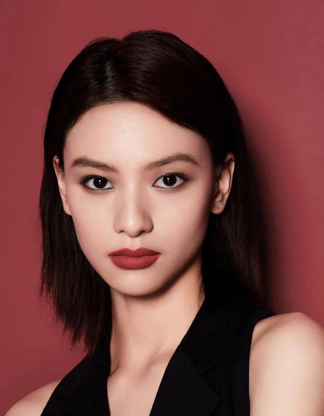 标准2021美女标准又变了，厚唇大嘴也能美出天际，真是太赞了