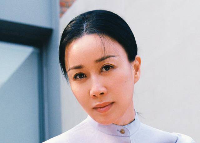 得利者|《浪姐2》得利者不是那英，也不是容祖儿，而是持美行凶的她