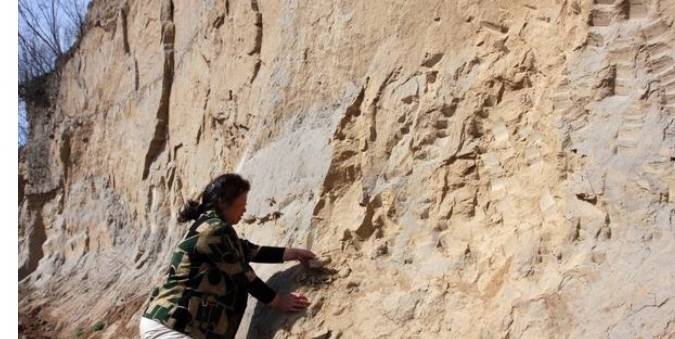 樊大妈|村妇50年吃了5吨土,从小把土当零食吃,医生说了3个字