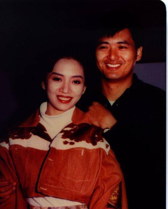 都说她五官不够优秀,30年前,却引领了一个时代的审美_梅艳芳