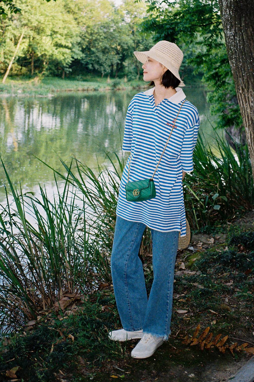 教科书 倪妮素颜游客照好清纯，气质太好了，“教科书式”穿搭不能错过