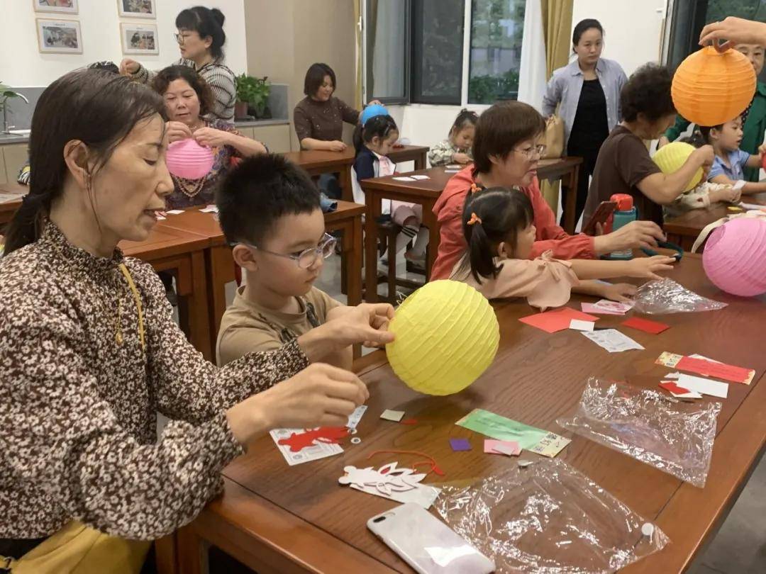 节日|吃月饼、做灯笼……航天基地这样欢度中秋佳节！