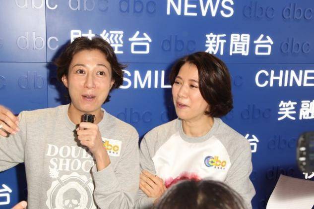 风姿 长相和身材哪个重要，袁咏仪吴绮莉同穿休闲装，展现中年女性风姿