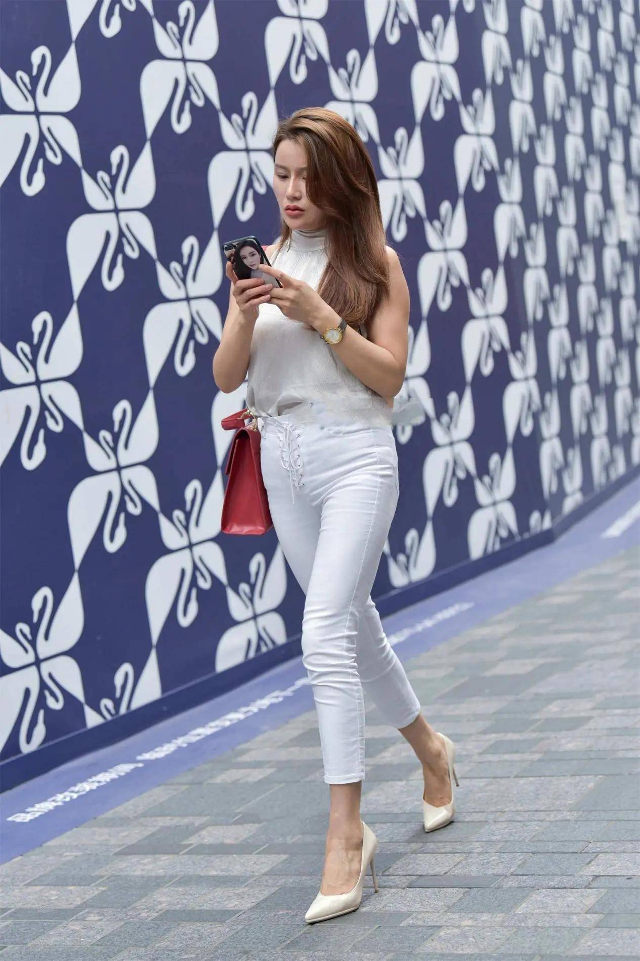 温度|只要搭配好牛仔裤也能穿出精致的美，清新靓丽又显轻熟的气质