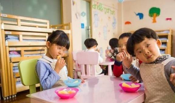 能力|幼儿园老师建议：尽量别让女孩穿裙子上学，给出的理由很中肯