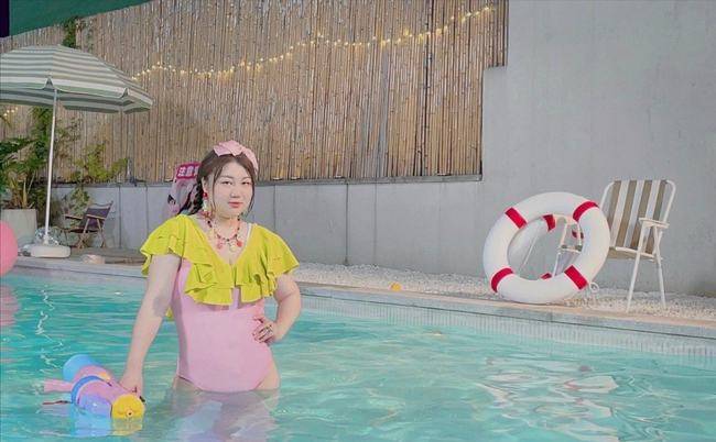 设计|“大码女孩”的快乐你不懂？穿泳衣扮“甜心”，肉肉身材太可爱