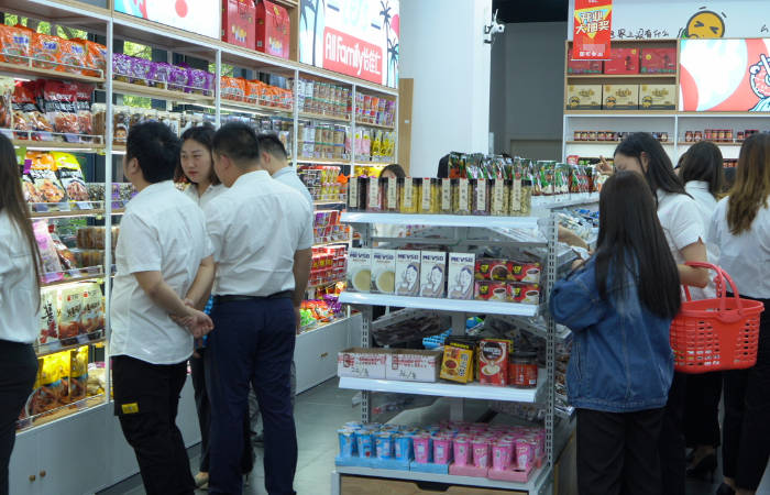 小区|选址定生死，怡佳仁零食店开店选址成功率高