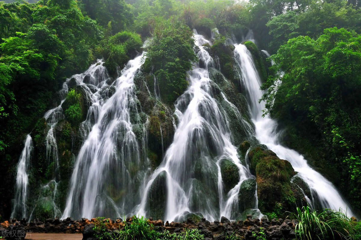 大小|暗河恋上森林，忍不住涌出地面，于是有了荔波大小七孔