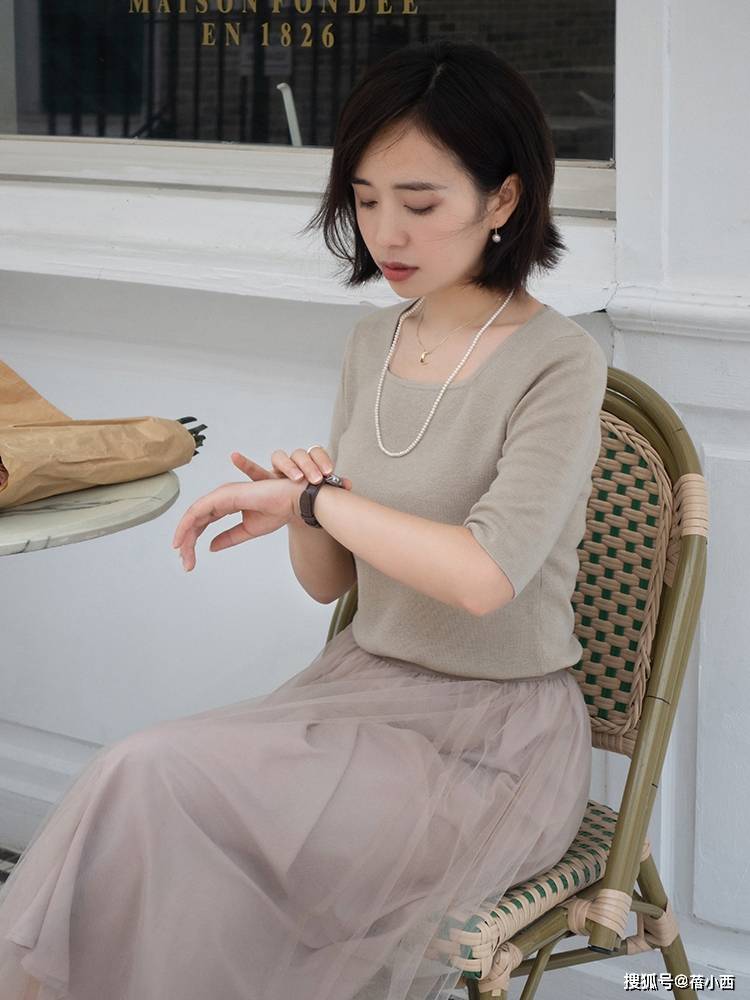 职场 职场女性会打扮比身材好更重要,拥有这5件单品,优雅又有女人味