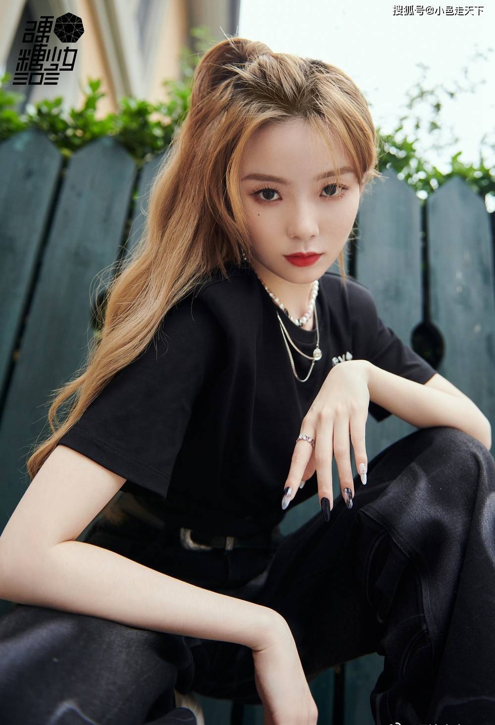 长发硬糖少女金色长发性感写真