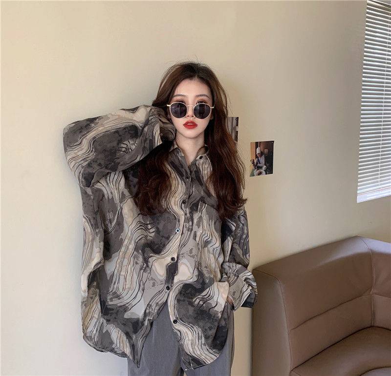 场合 秋季港风长袖衬衫，复古拽姐风情，让人心动的瞬间