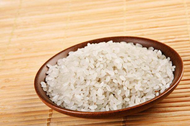 白醋|蒸米饭很多人第一步就做错了，记住3点，米饭粒粒分明，蓬松香软