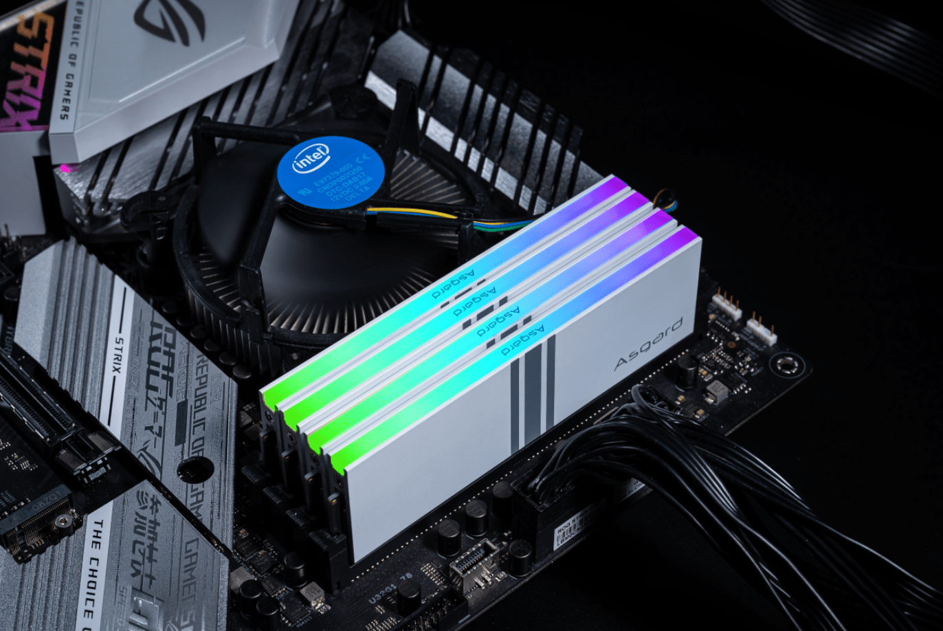 同等性能看颜值,阿斯加特女武神游戏内存自带rgb,燃爆你的机箱