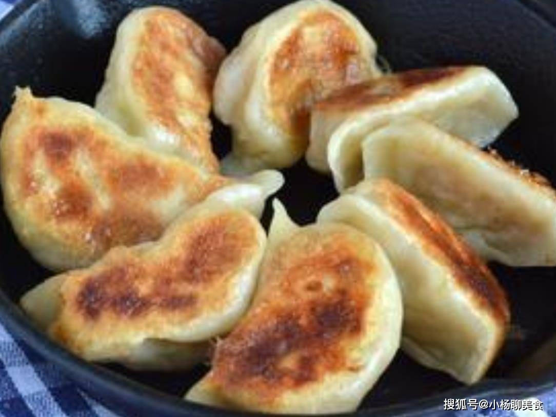 因为|我家早餐常吃它,外焦里嫩鲜香味美,10分钟上桌,比馅饼油条好吃