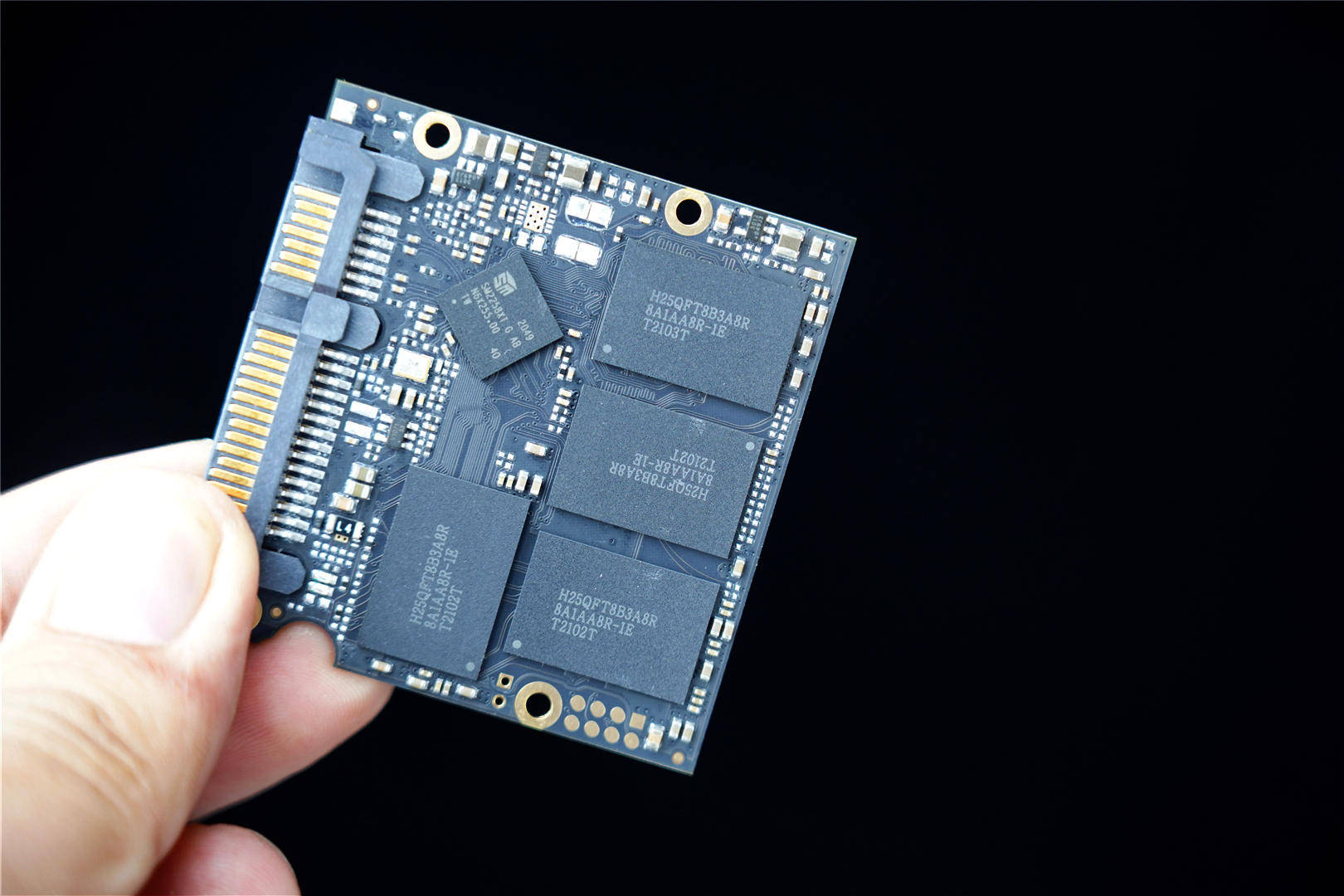 金属盘体很具性价比台电teclast稳影固态硬盘分享