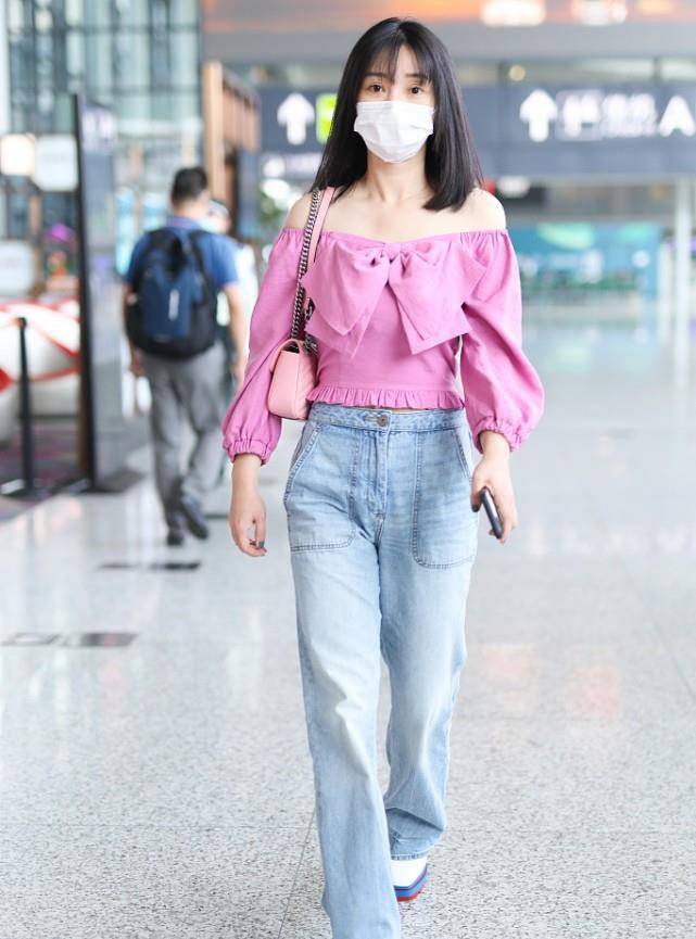 气质穿搭女大学生 e332a4f8c3ea4f27ac809dd8f8174858.jpeg