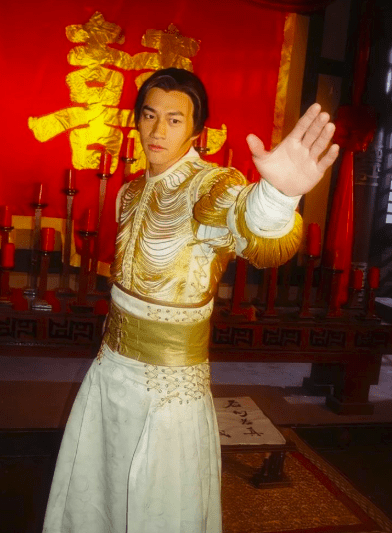 原创他实现了每个男生的梦想演过吕布项羽假面骑士结婚多年却无子