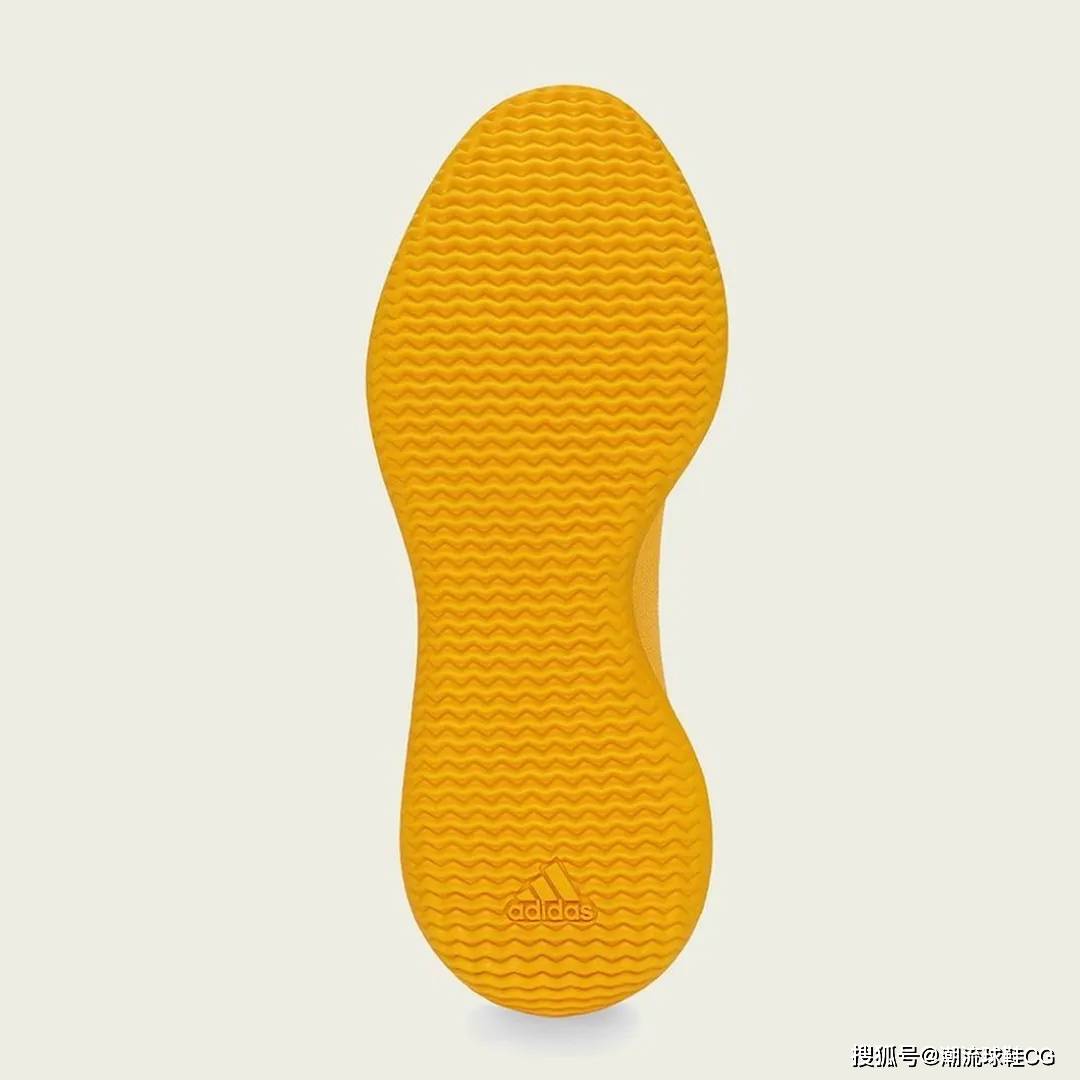 理念 Ye新鞋又火了,洞洞鞋套袜子带齿轮外底!