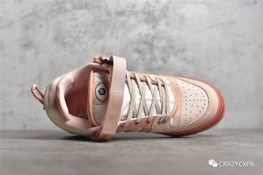 细节 阿迪达斯中秋兔 Bad Bunny x Adidas Forum Low 联名低帮运动鞋